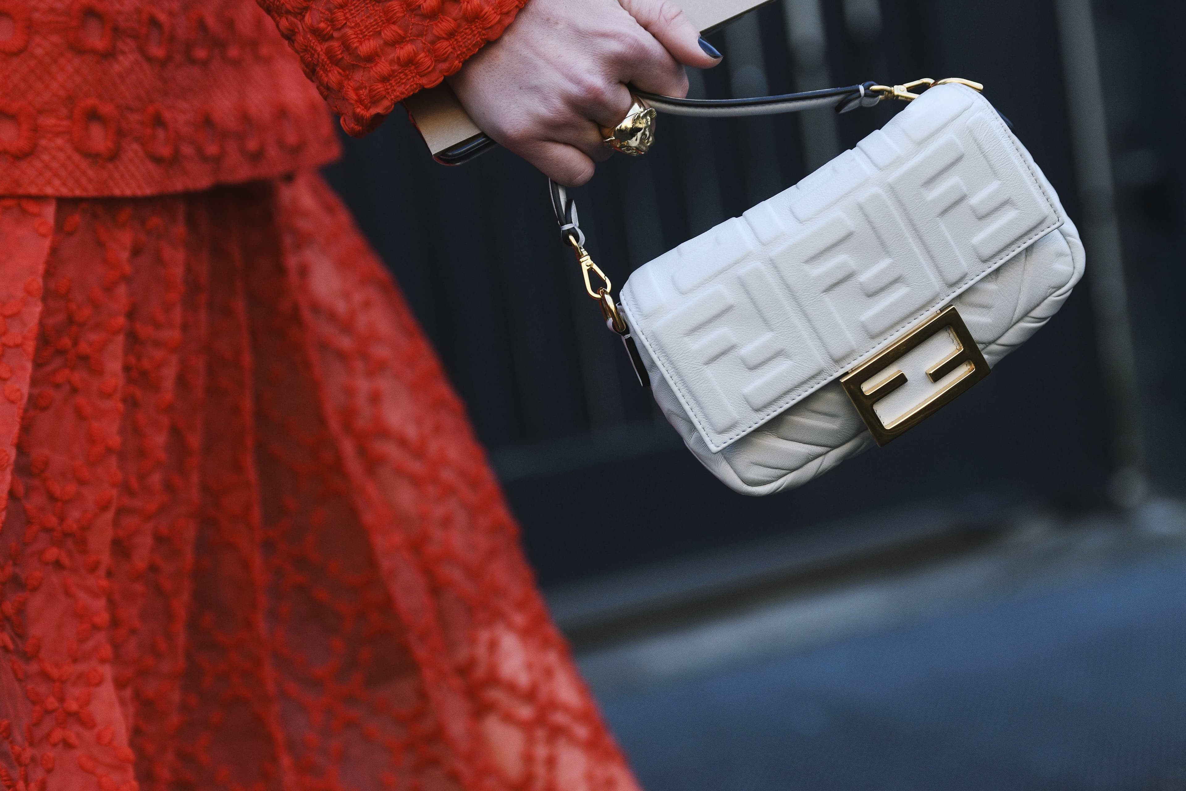 Bolso Fendi blanco de lujo - Semzo Prive