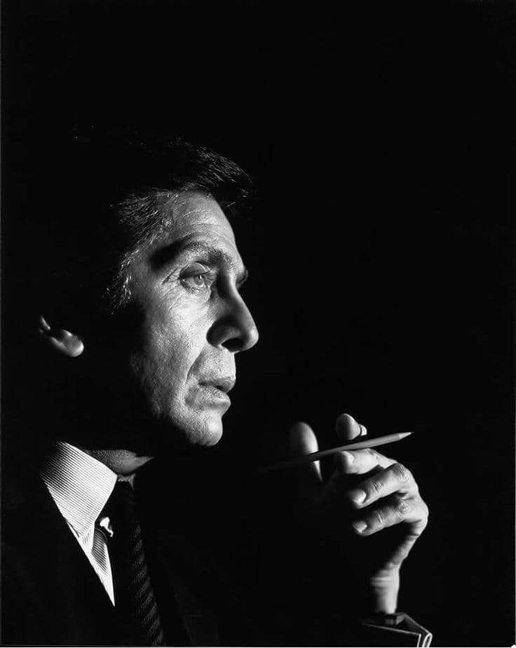 Valentino Garavani: el arquitecto de la belleza que convirtió una tachuela en lenguaje.